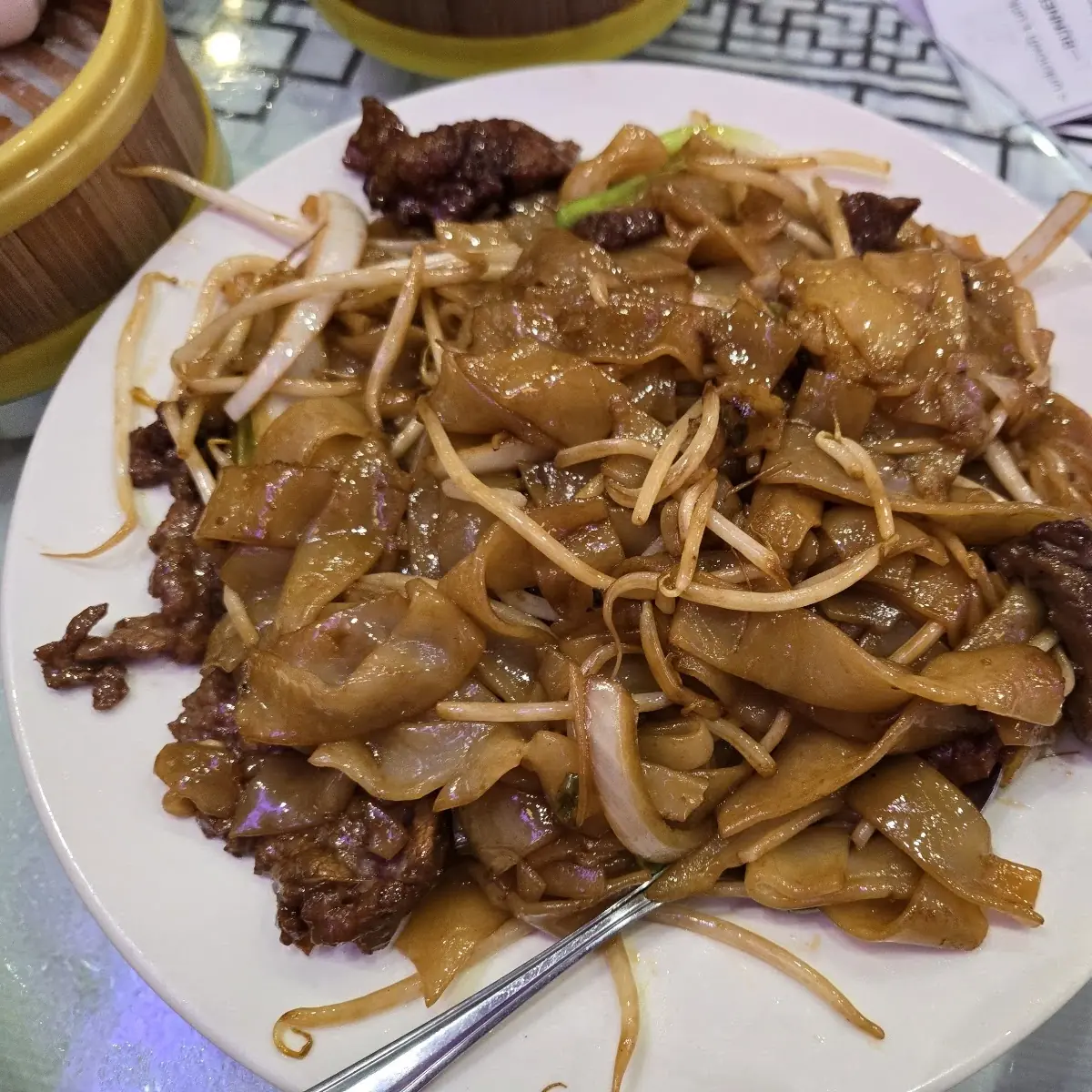 beef chow foon stir fried 干炒牛河